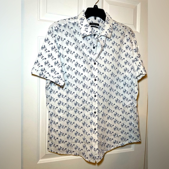 Bugatchi Mens Short Sleeve Button Down White Blue Flowers Sz XL Cotton Stretch - Picture 1 of 8
